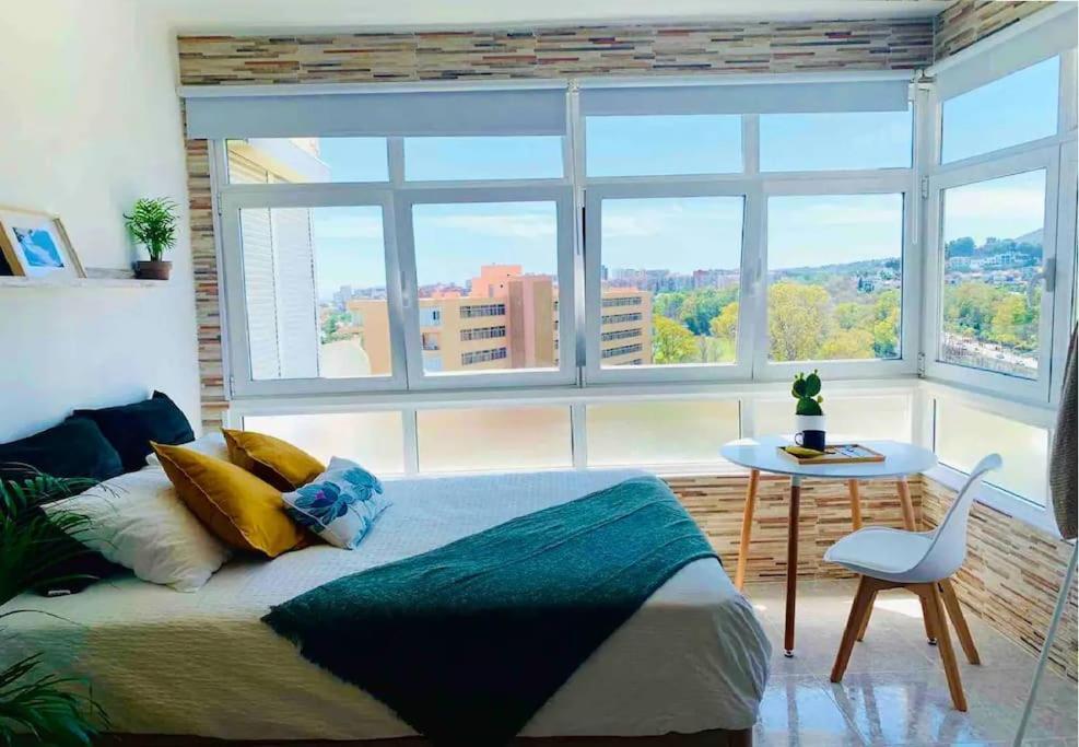 Alterhome Luminoso Estudio Con Piscina Y Maravillosas Vistas Torremolinos Ngoại thất bức ảnh