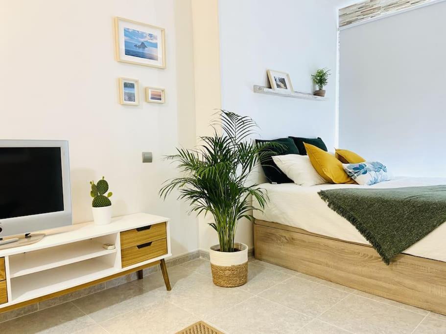 Alterhome Luminoso Estudio Con Piscina Y Maravillosas Vistas Torremolinos Ngoại thất bức ảnh
