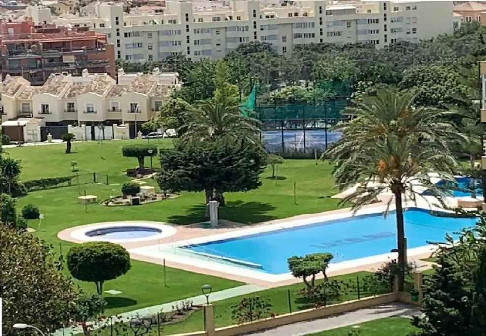 Alterhome Luminoso Estudio Con Piscina Y Maravillosas Vistas Torremolinos Ngoại thất bức ảnh